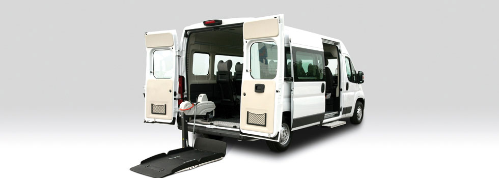 Ducato Flex Floor con sollevatore Fiorella per trasporto disabili