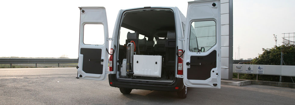 Nissan NV400 con Sollevatore Fiorella Slim Fit